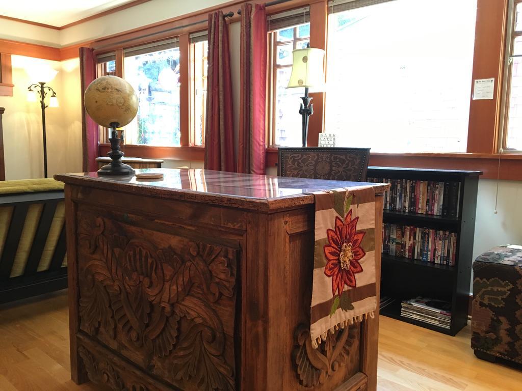 The Guest House Белингам Екстериор снимка